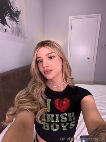 Full leaked Ashleyuk private onlyfans photo