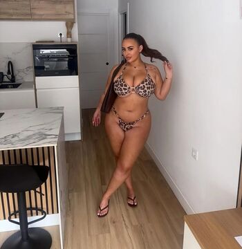 Cienna Stewartt