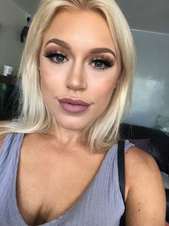 Full leaked Ellebrookeuk private onlyfans photo