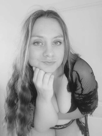Full leaked Emeline parent private onlyfans photo