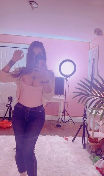 Full leaked Lara loxley private onlyfans photo