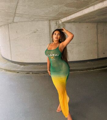 Full leaked Leahhalton private onlyfans photo