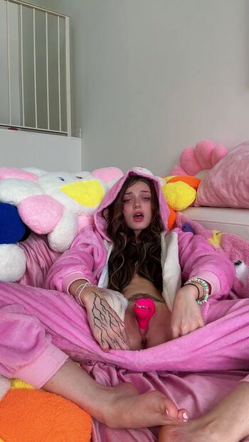 Full leaked Shrooms q private onlyfans photo