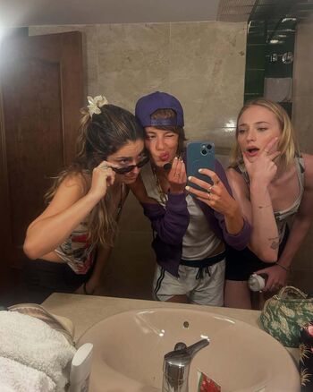 Full leaked Sophie turner private onlyfans photo