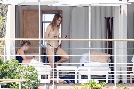 Suki Waterhouse
