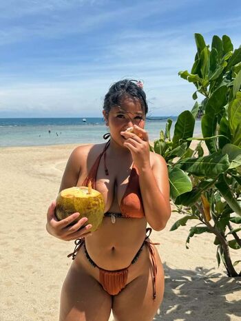 Full leaked Thick asian women private onlyfans photo