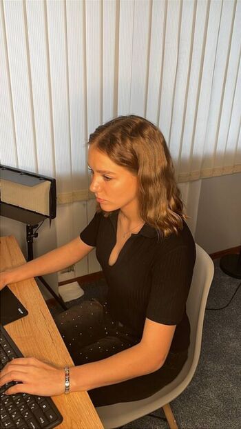 Full leaked Trinahillier private onlyfans photo