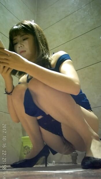 Voyeur Asian Pissing Toilet &Amp; Upskirts Only